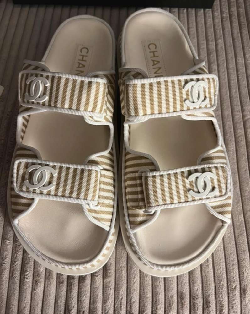 Chanel sandalky