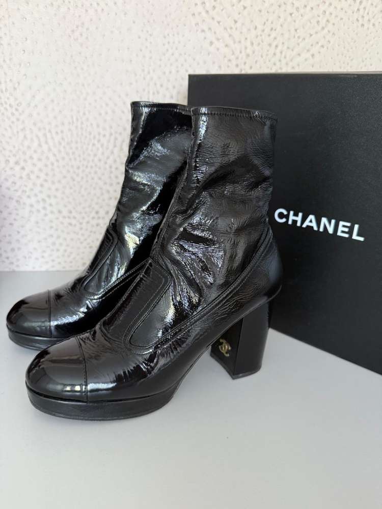 Chanel čižmy