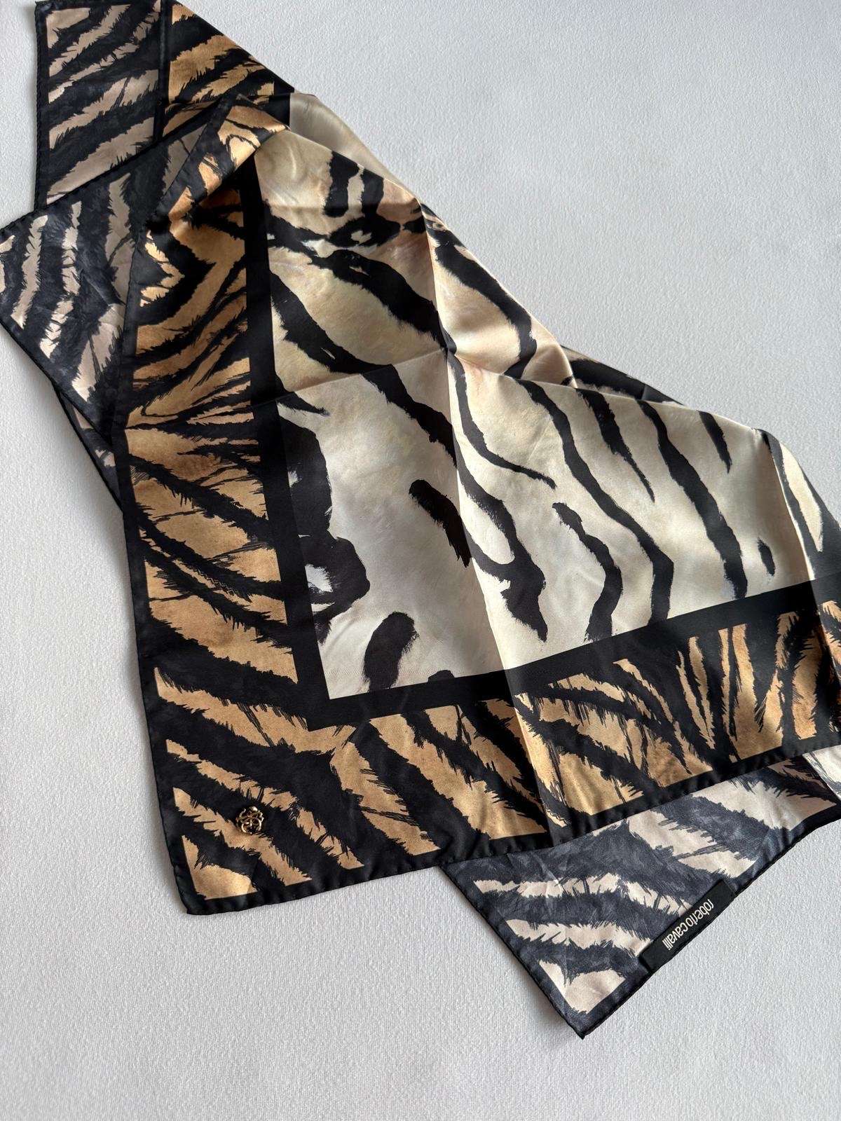 Roberto Cavalli šatka