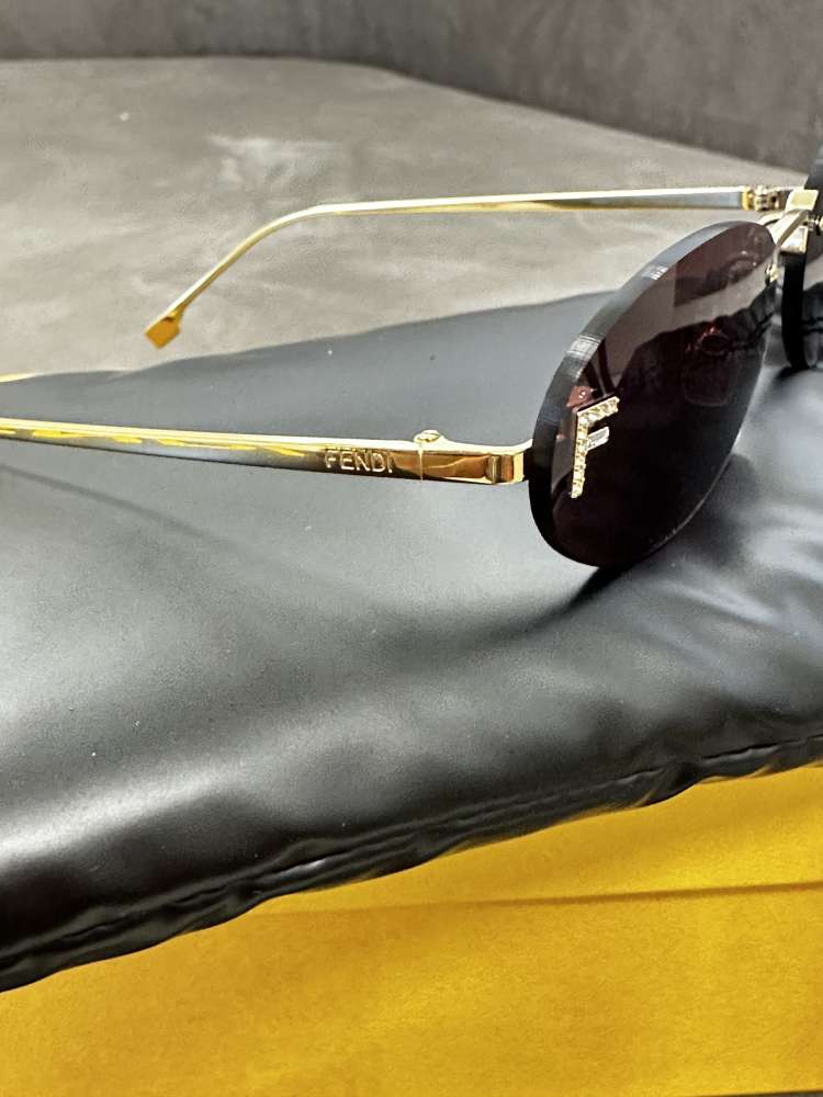 Fendi slnečné okuliare