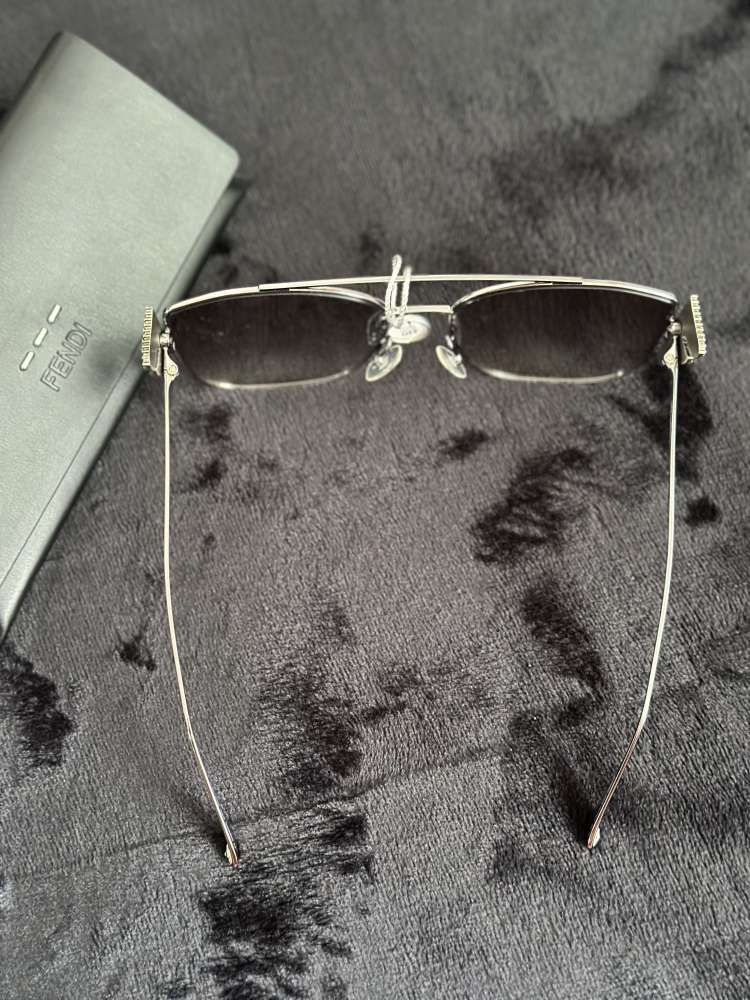 Slnečné okuliare Fendi