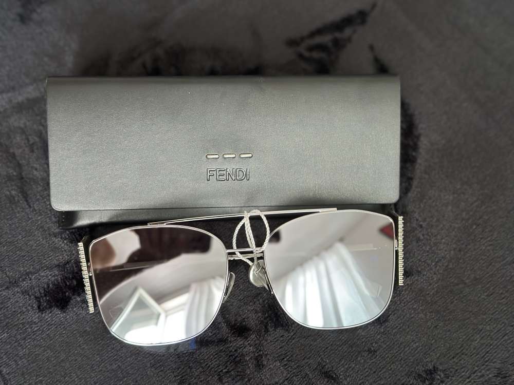Slnečné okuliare Fendi