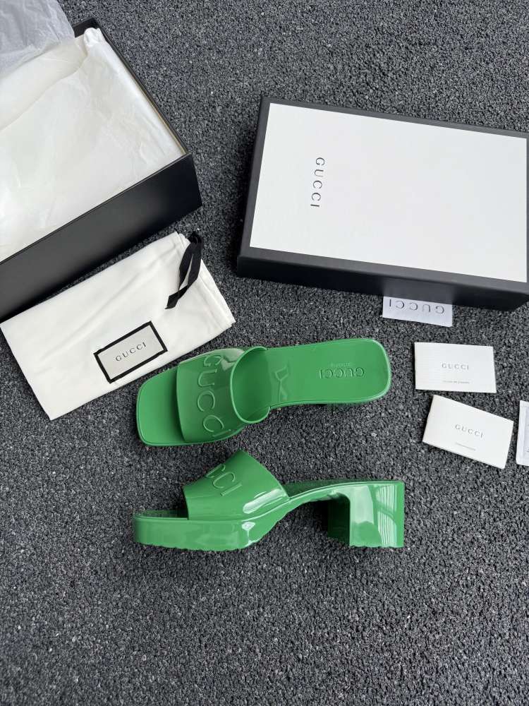Gucci pantofle
