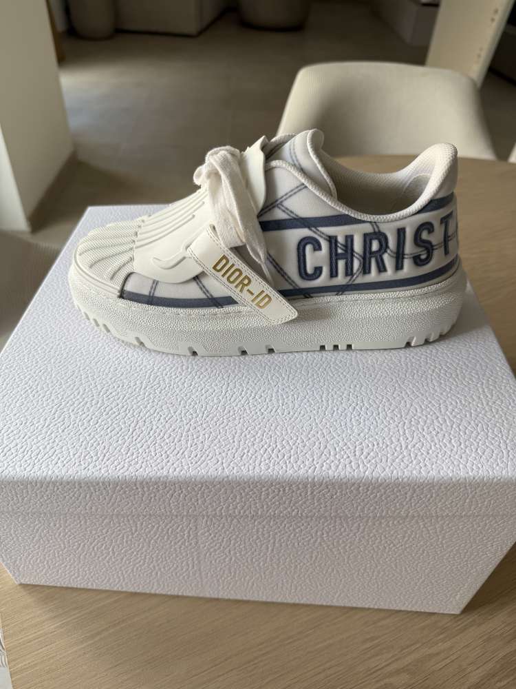 Dior sneaker
