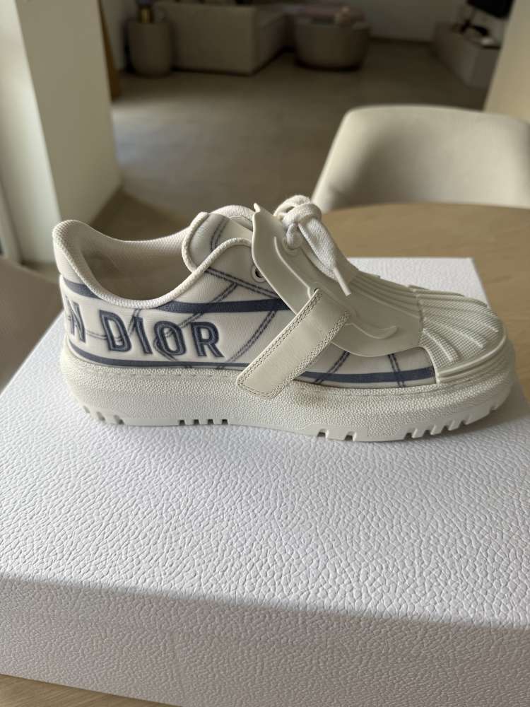 Dior sneaker