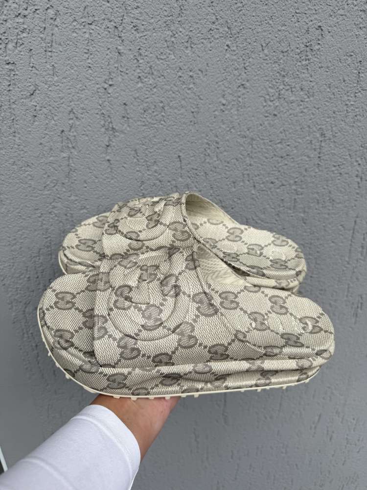 Gucci supreme panské šlapky