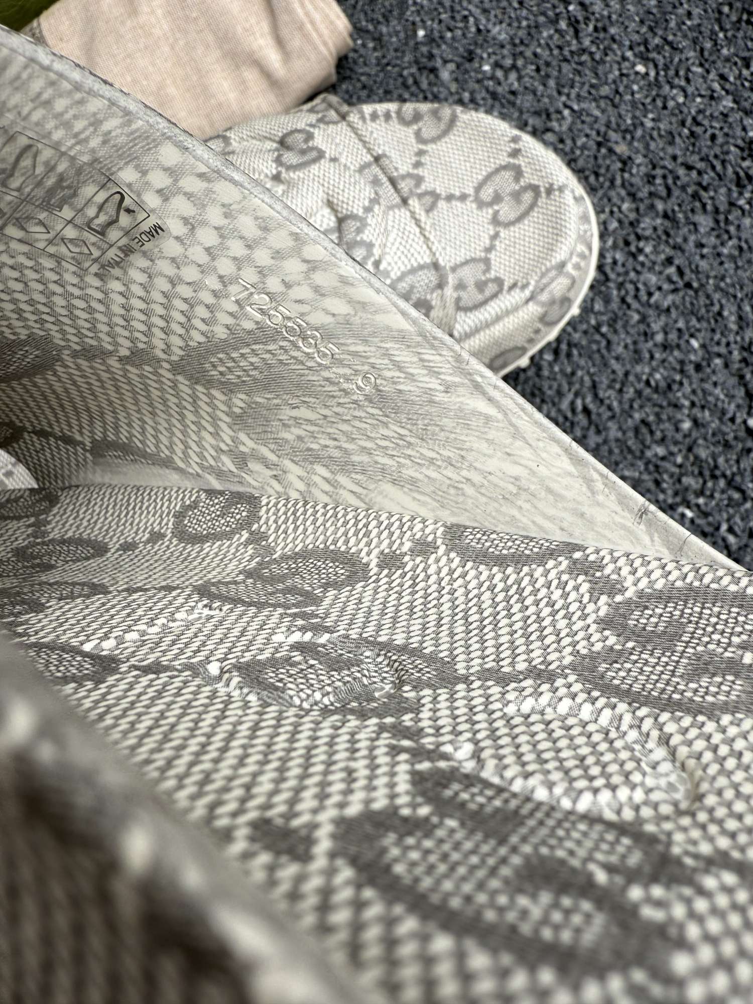 Gucci supreme panské šlapky