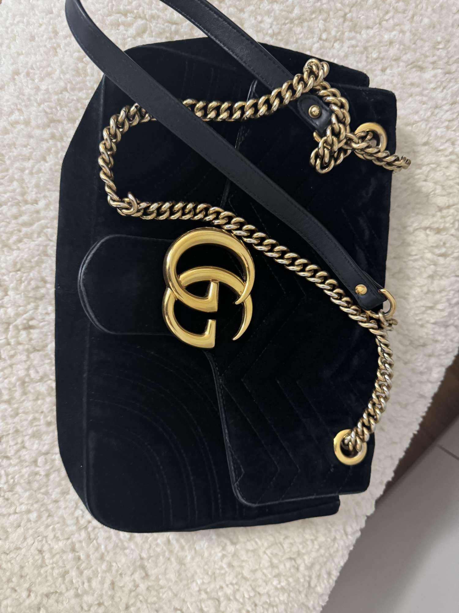 Zamatová kabelka Gucci Marmont