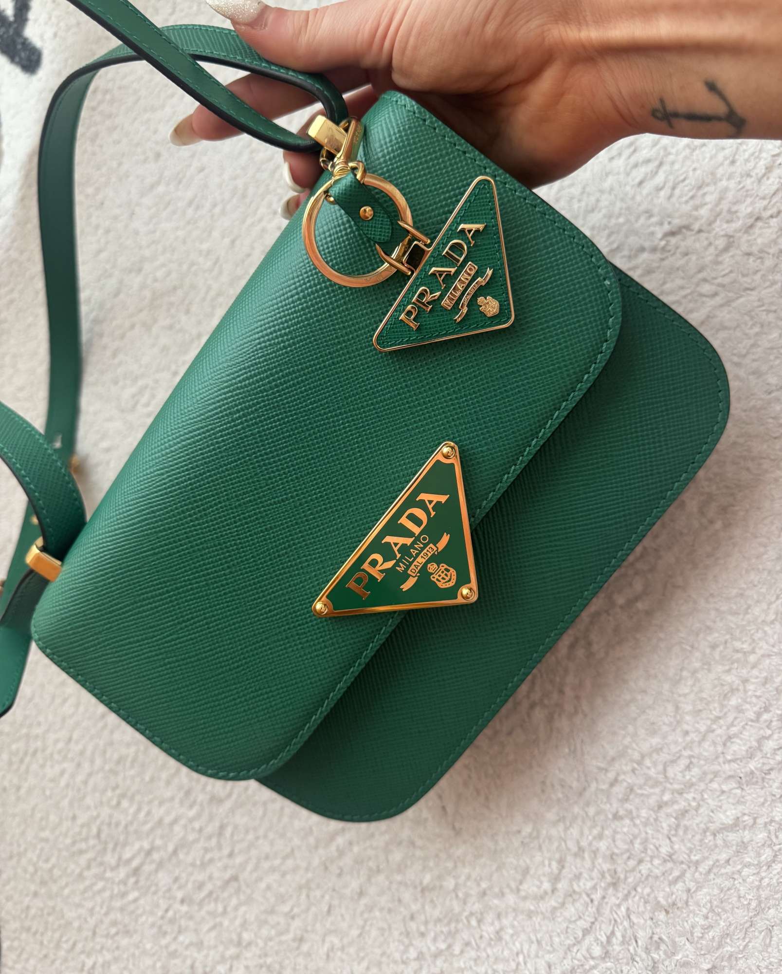 Prada kabelka s kľúčenkou