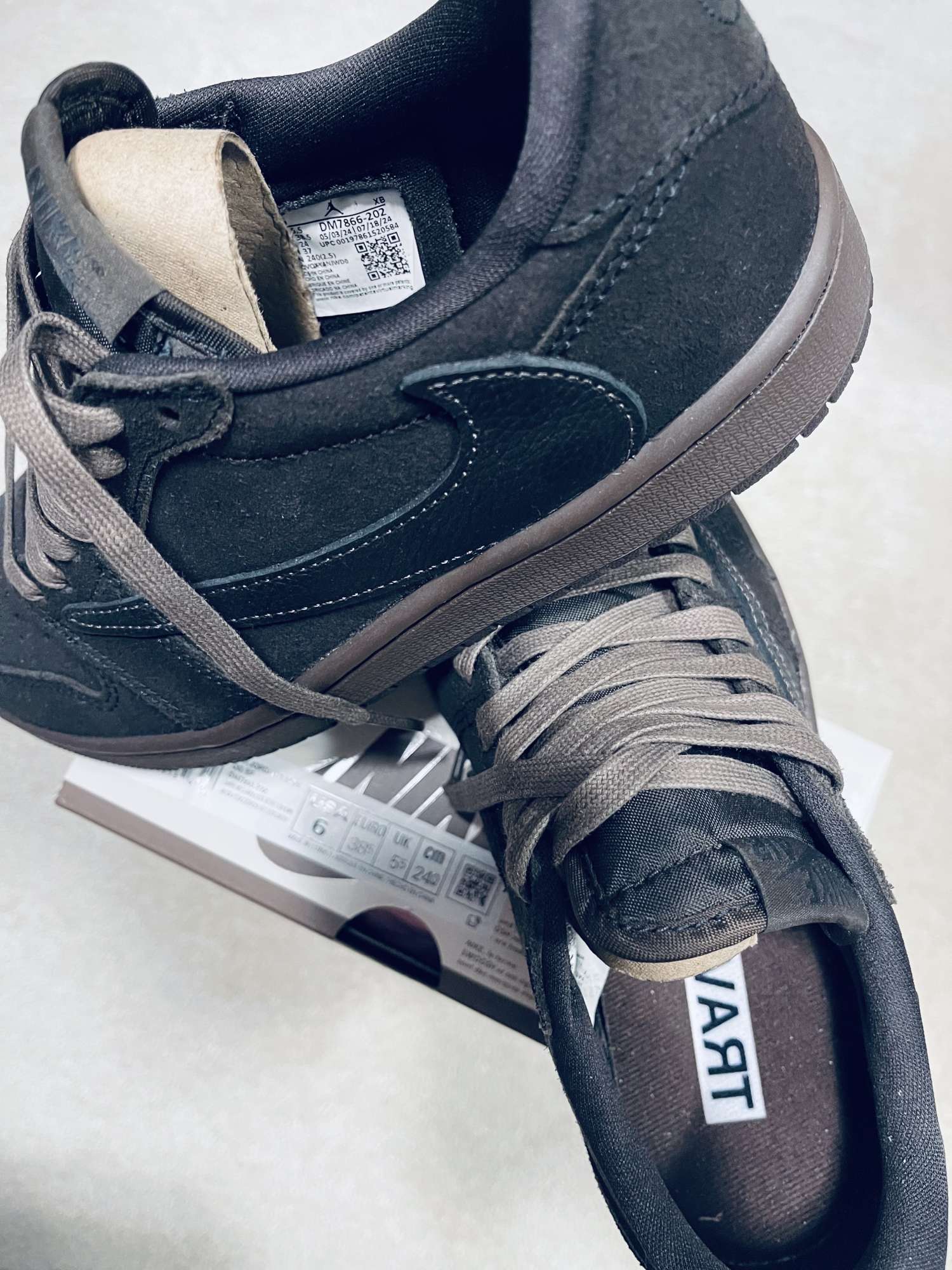 Jordan 1 Retro Low OG SP Travis Scott Velvet Brown