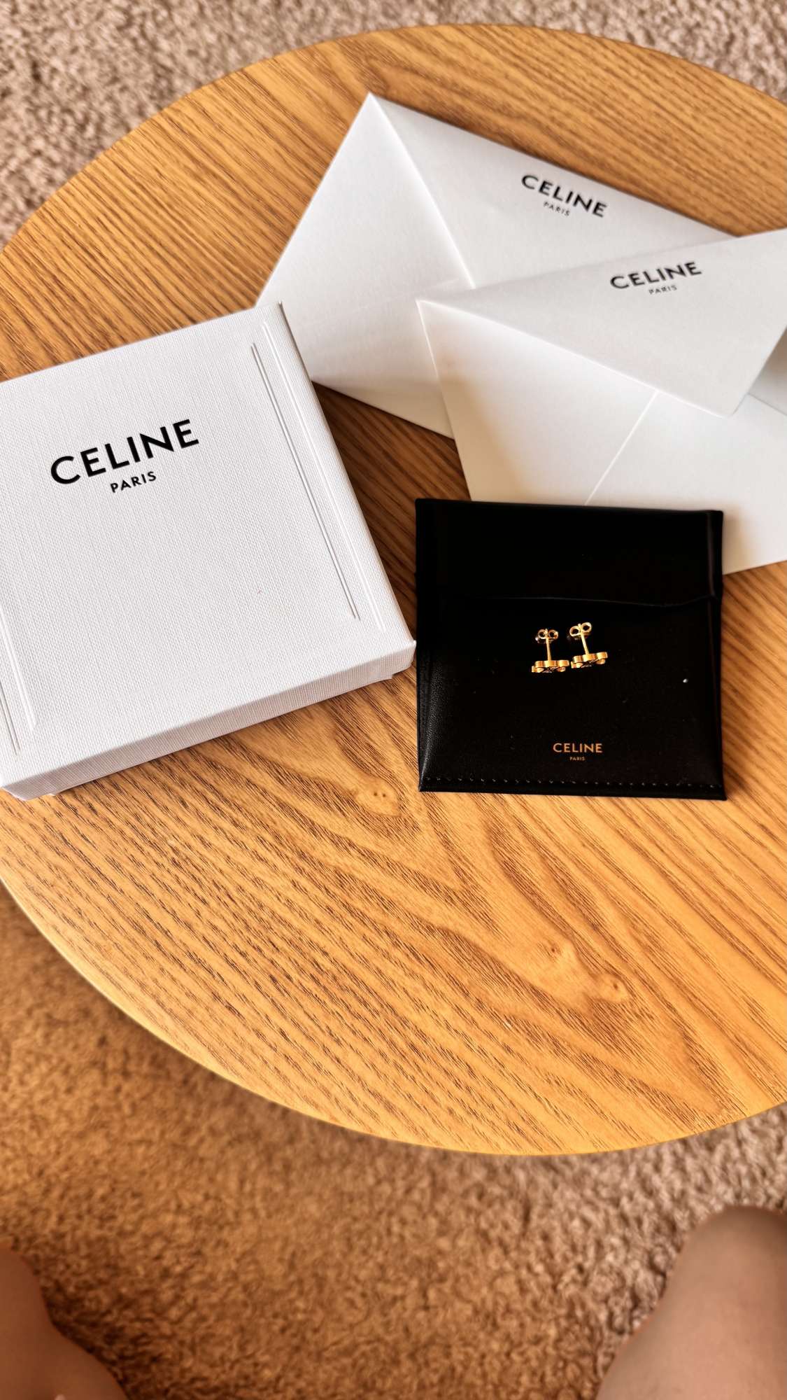 CELINE NÁUŠNICE