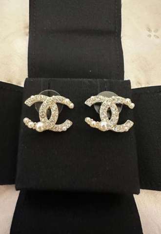 https://www.vipluxury.sk/Chanel náušnice