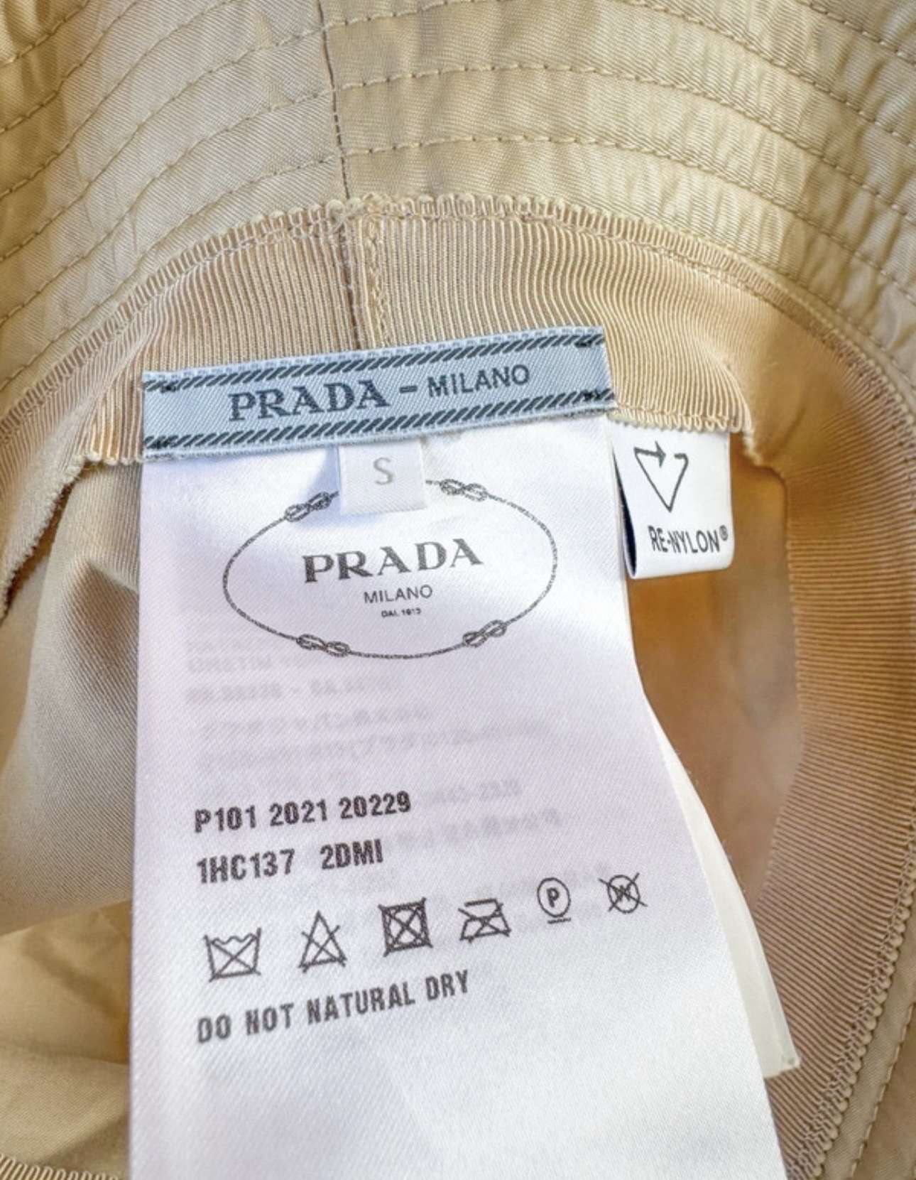 Prada klobuk