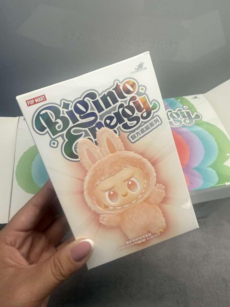 Labubu Big into Energy Popmart