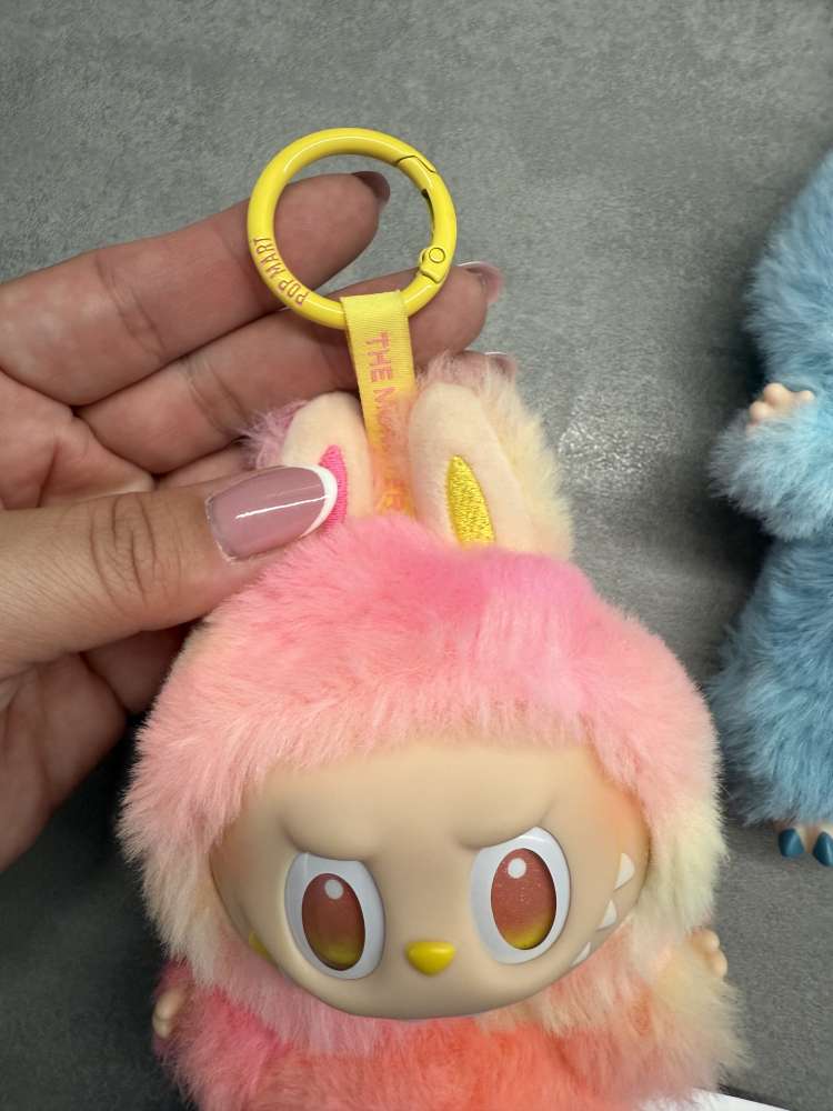 Labubu Big into Energy Popmart