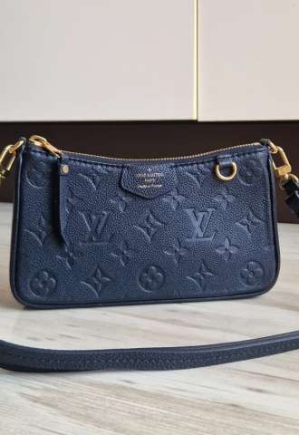 https://www.vipluxury.sk/Louis Vuitton Easy Pouch