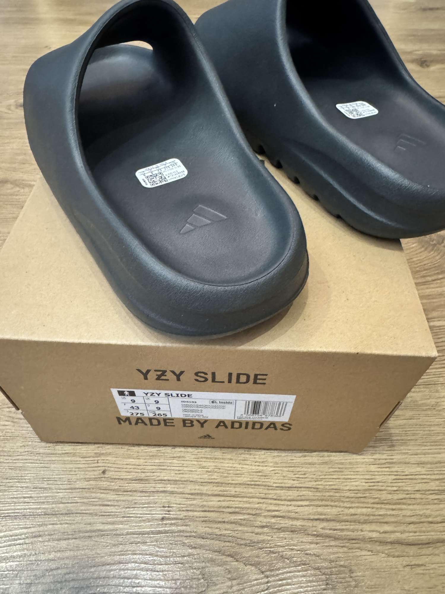 Yeezy Slide Dark Onyx