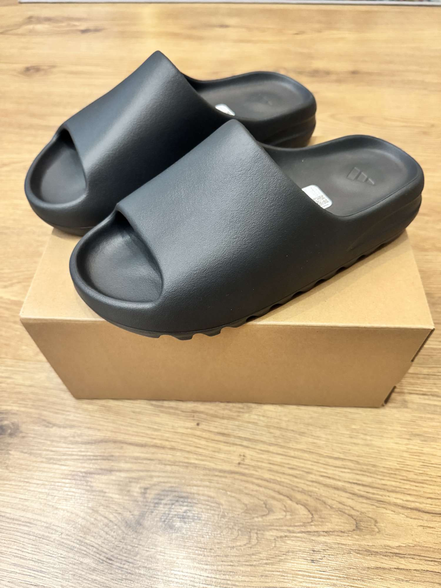 Yeezy Slide Dark Onyx