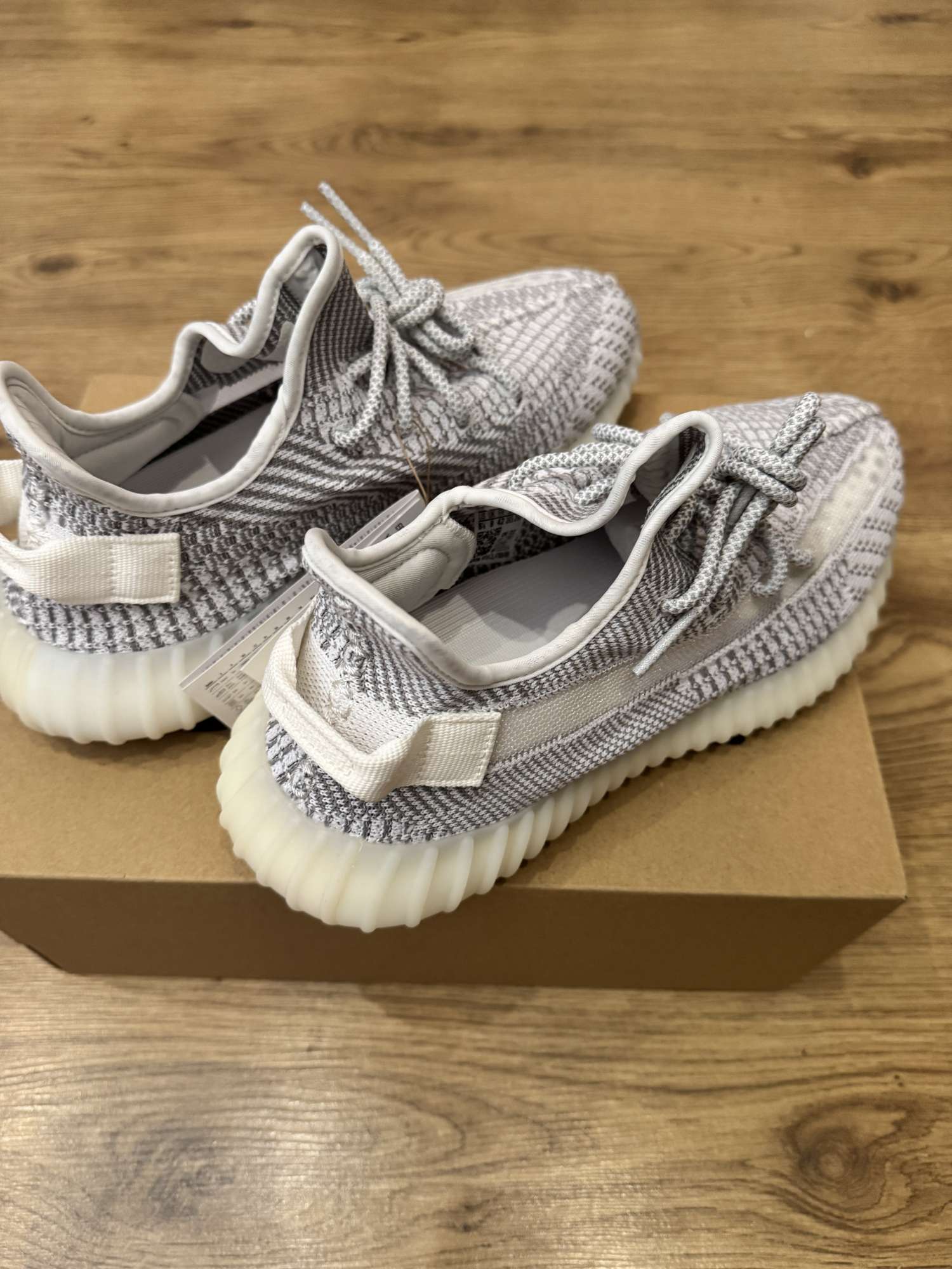 Yeezy Boost 350 v2 Static