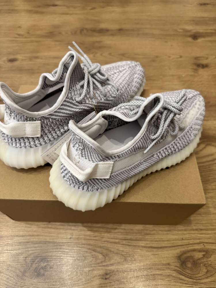 Yeezy Boost 350 v2 Static