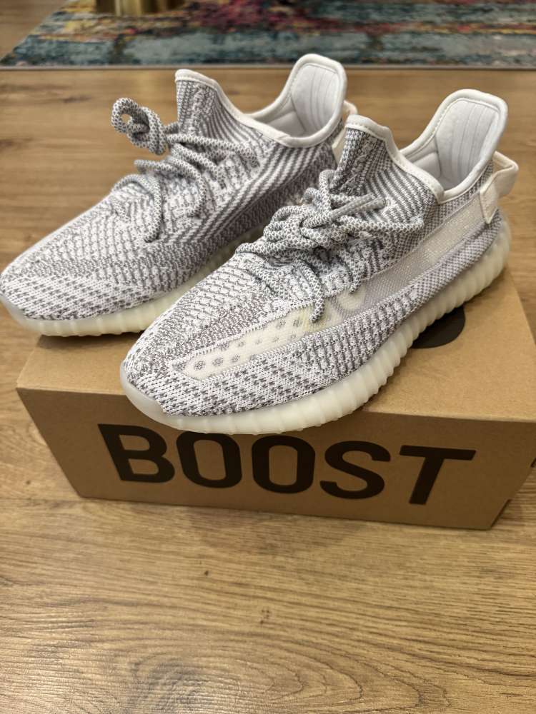 Yeezy Boost 350 v2 Static