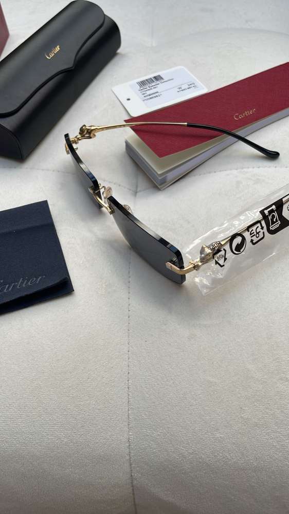 Cartier slnečné okuliare nenosené