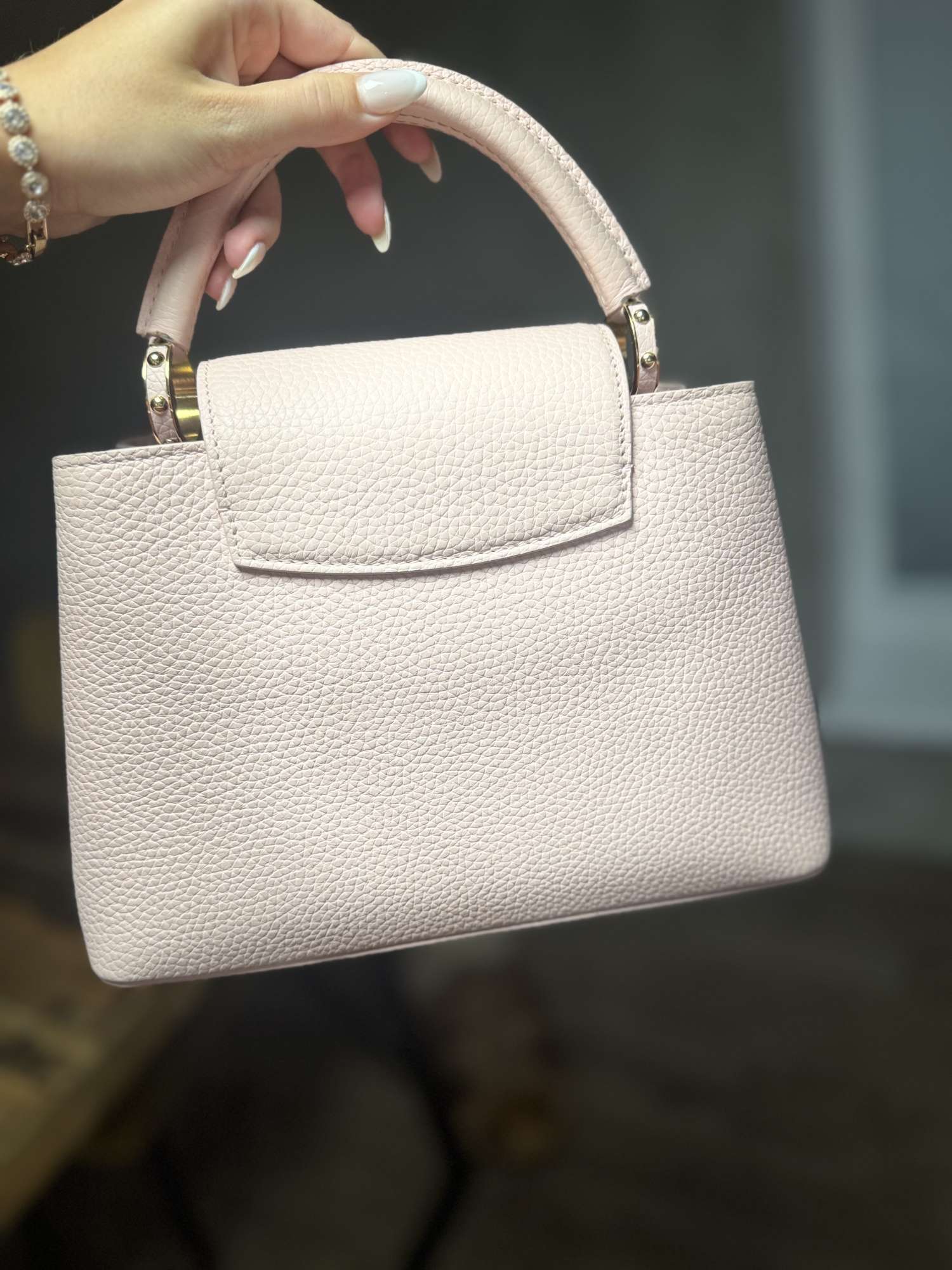 Lv capucine