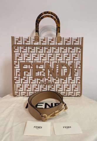 https://www.vipluxury.sk/Fendi tote bag