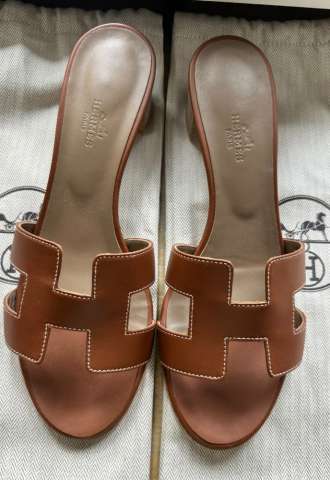 https://www.vipluxury.sk/Nové šľapky HERMES model Oasis farba GOLD 40,5