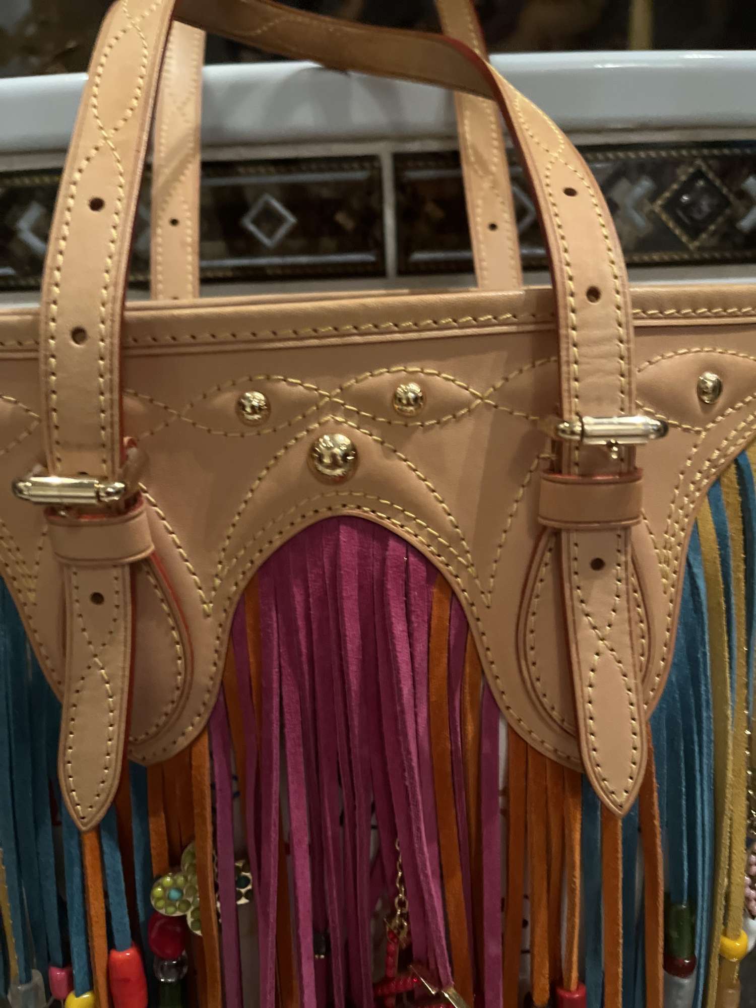 LOUIS VUITTON