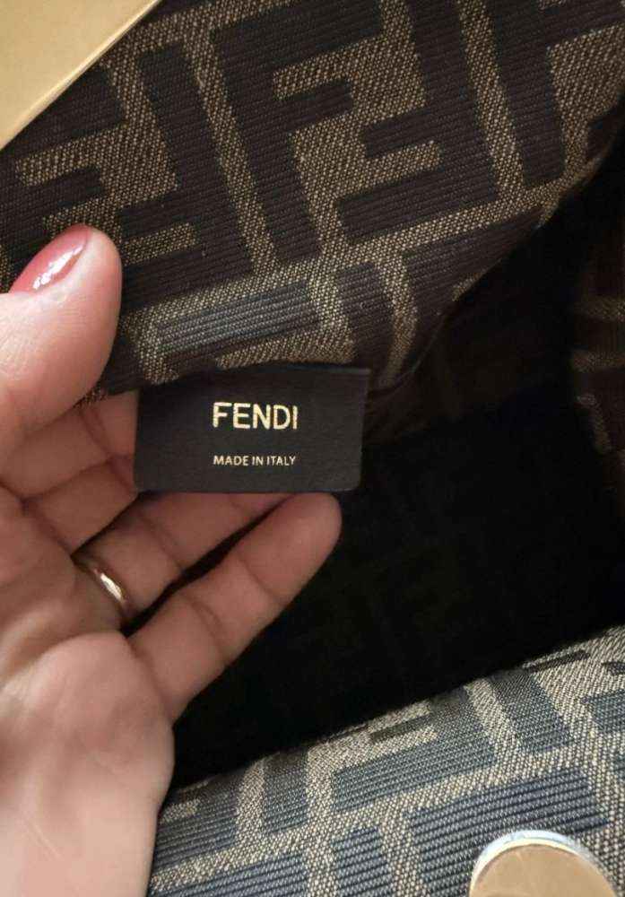 Fendi médium First