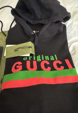 https://www.vipluxury.sk/Gucci mikina s kapucňou