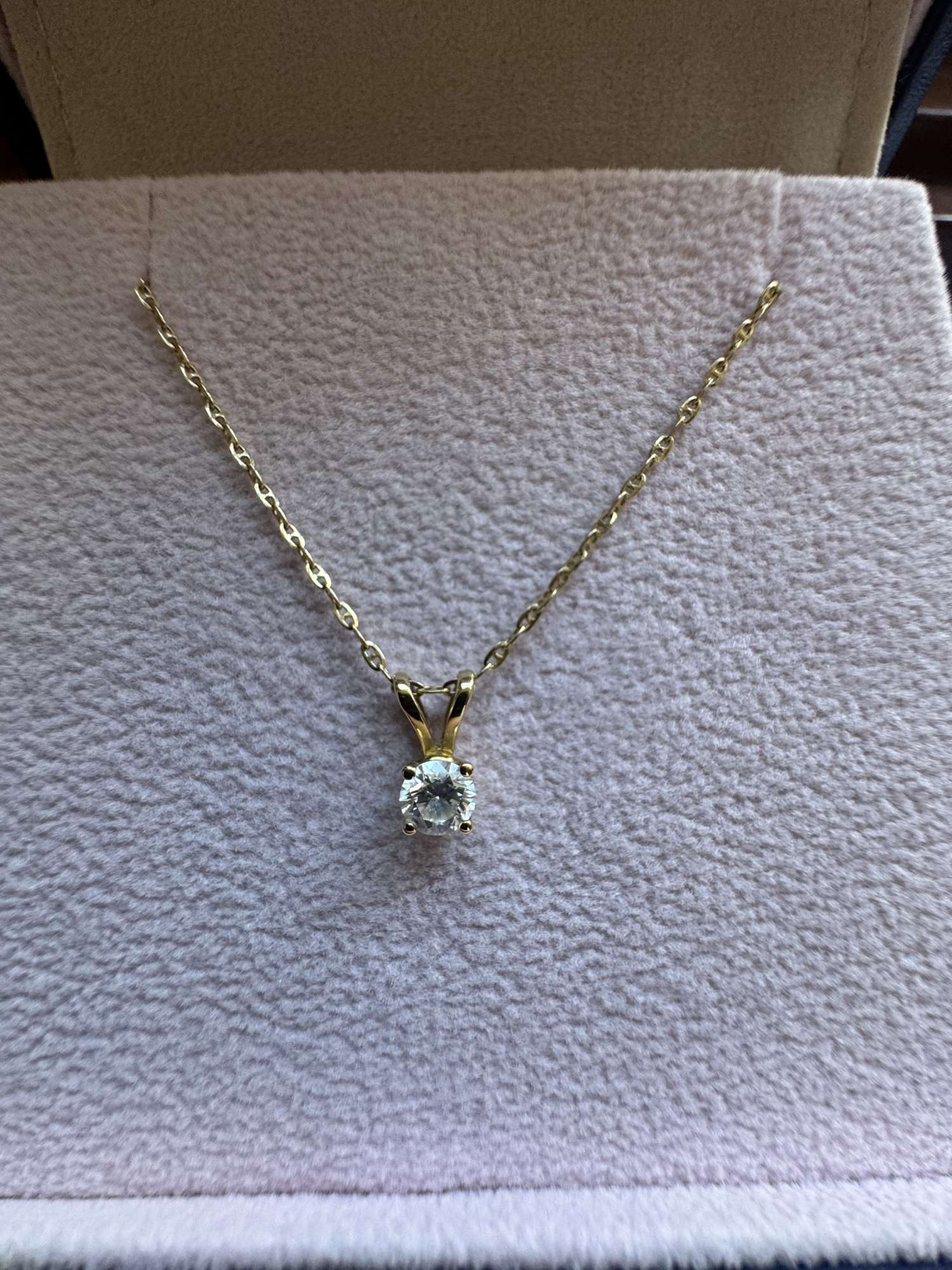 Zlatý diamantový náhrdelník