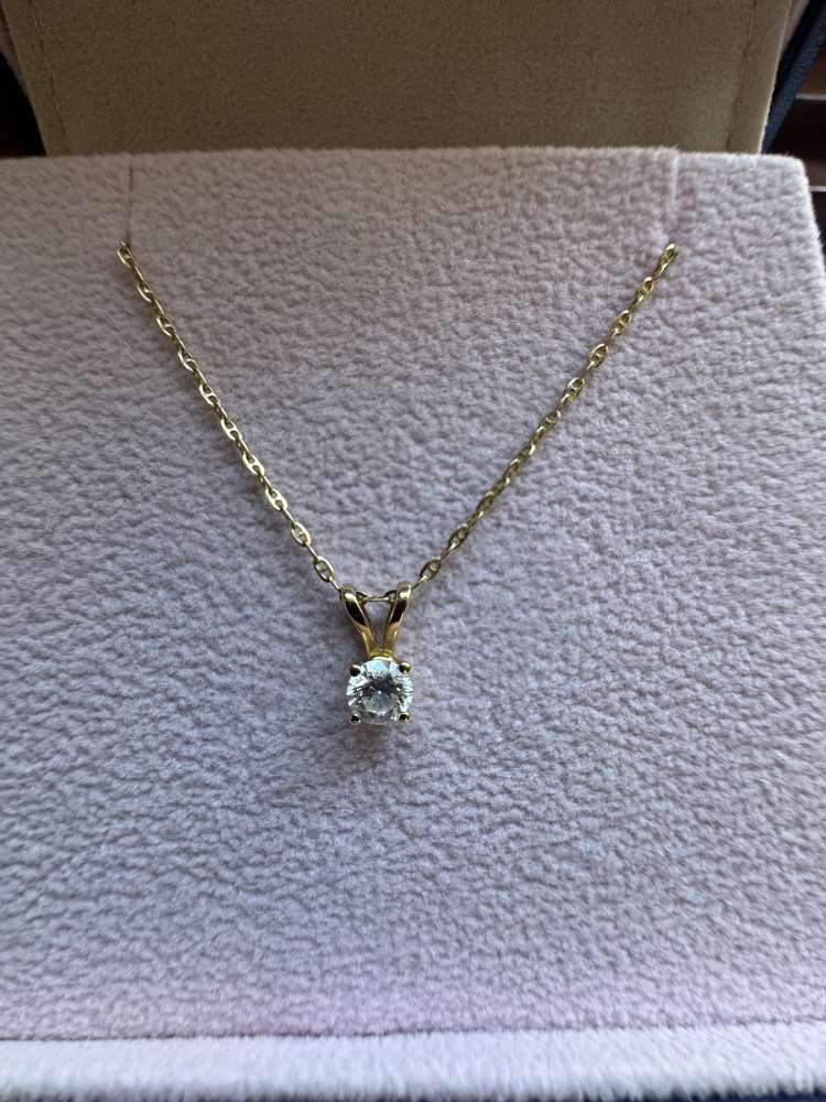 Zlatý diamantový náhrdelník