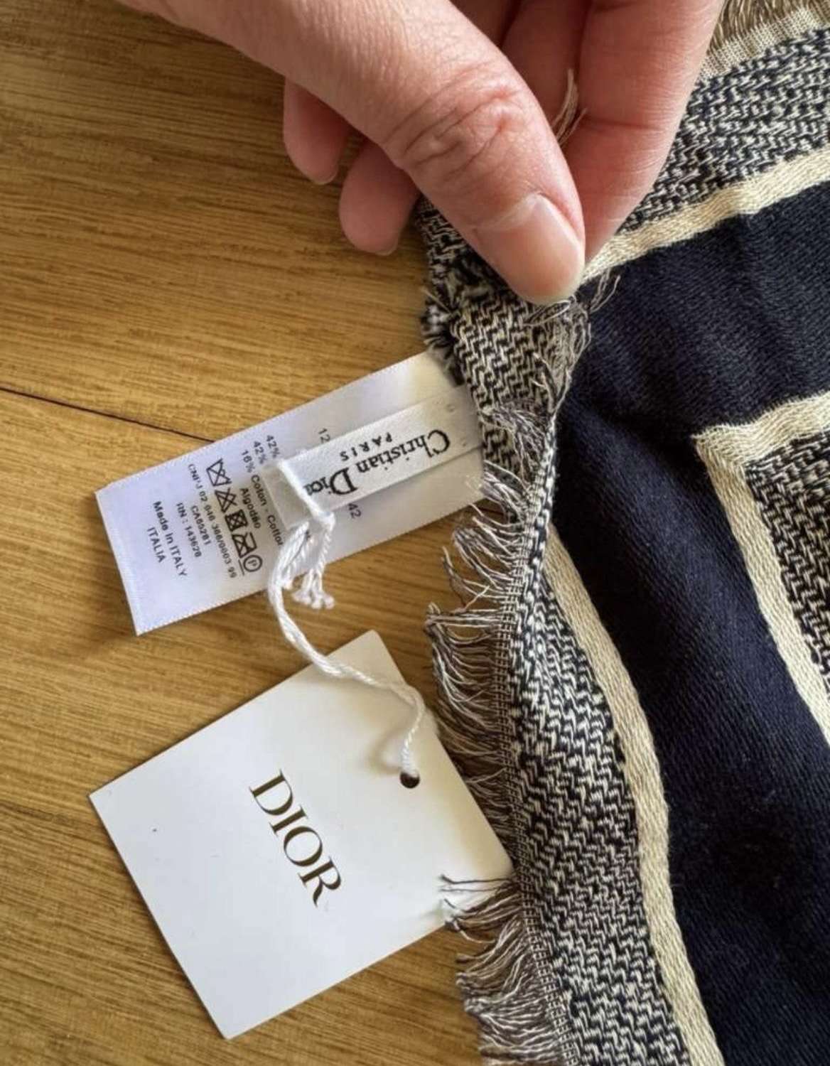 Dior šatka