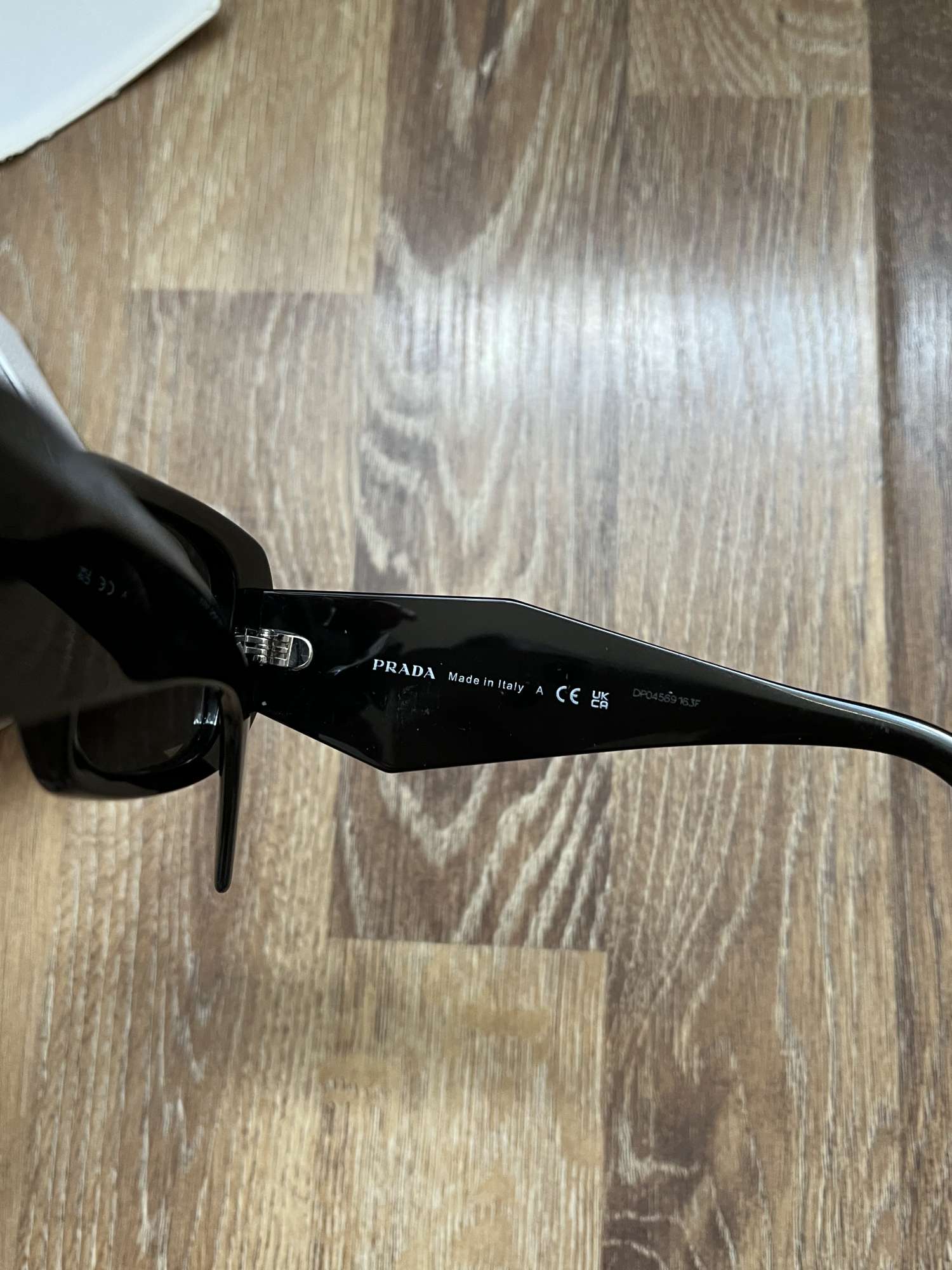 Prada slnečne okuliare