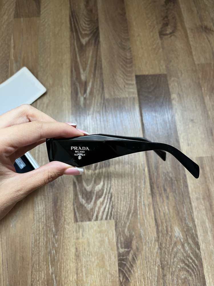 Prada slnečne okuliare