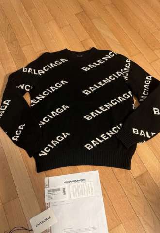 https://www.vipluxury.sk/Balenciaga sveter