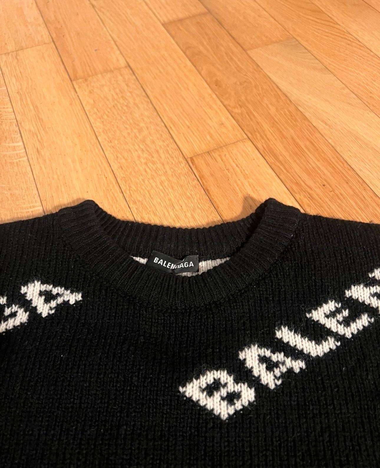 Balenciaga sveter