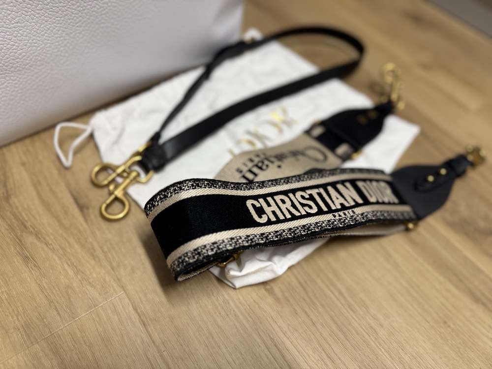 DIOR Saddle Medium calfskin