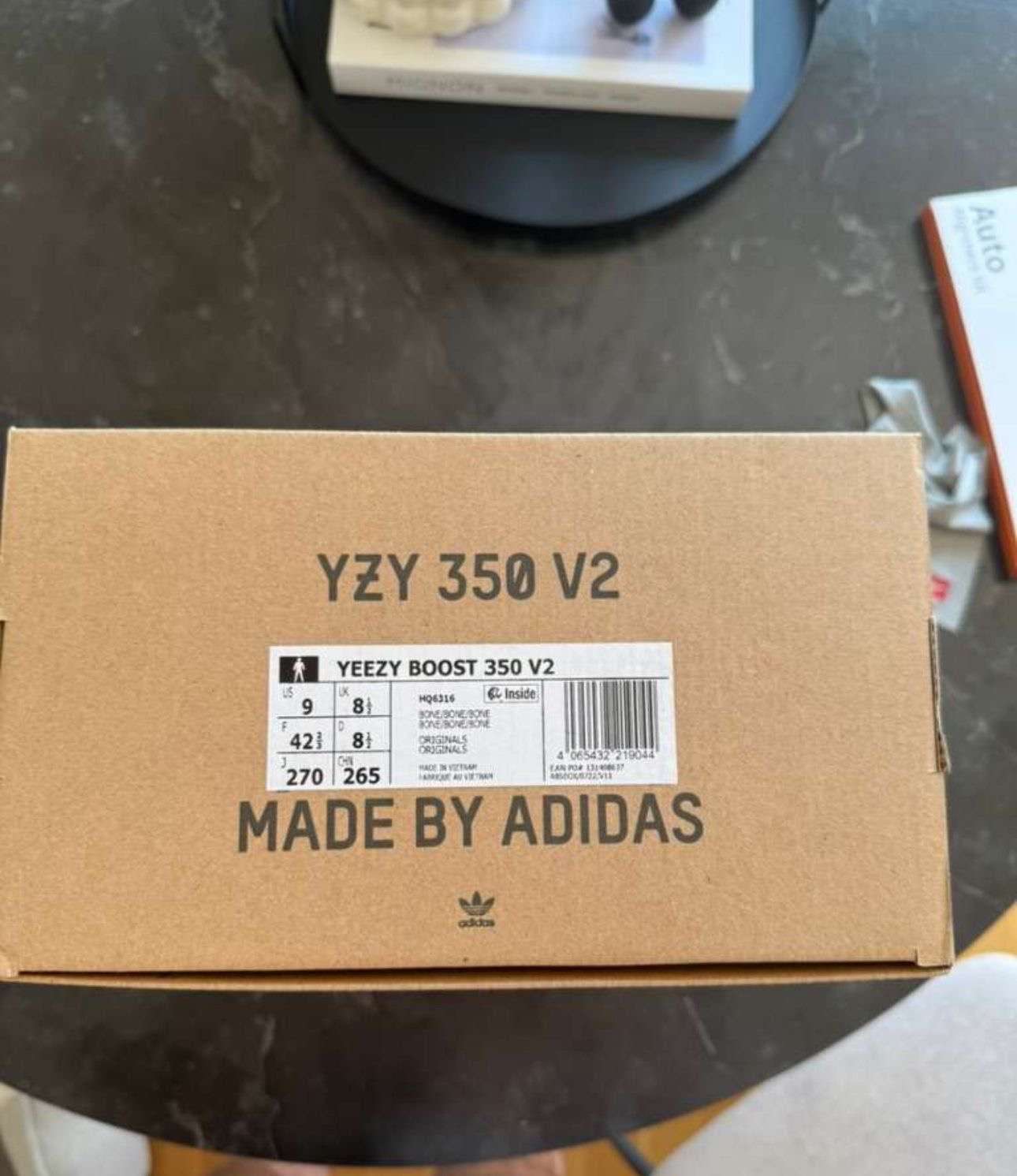 Adidas Yeezy bone 350