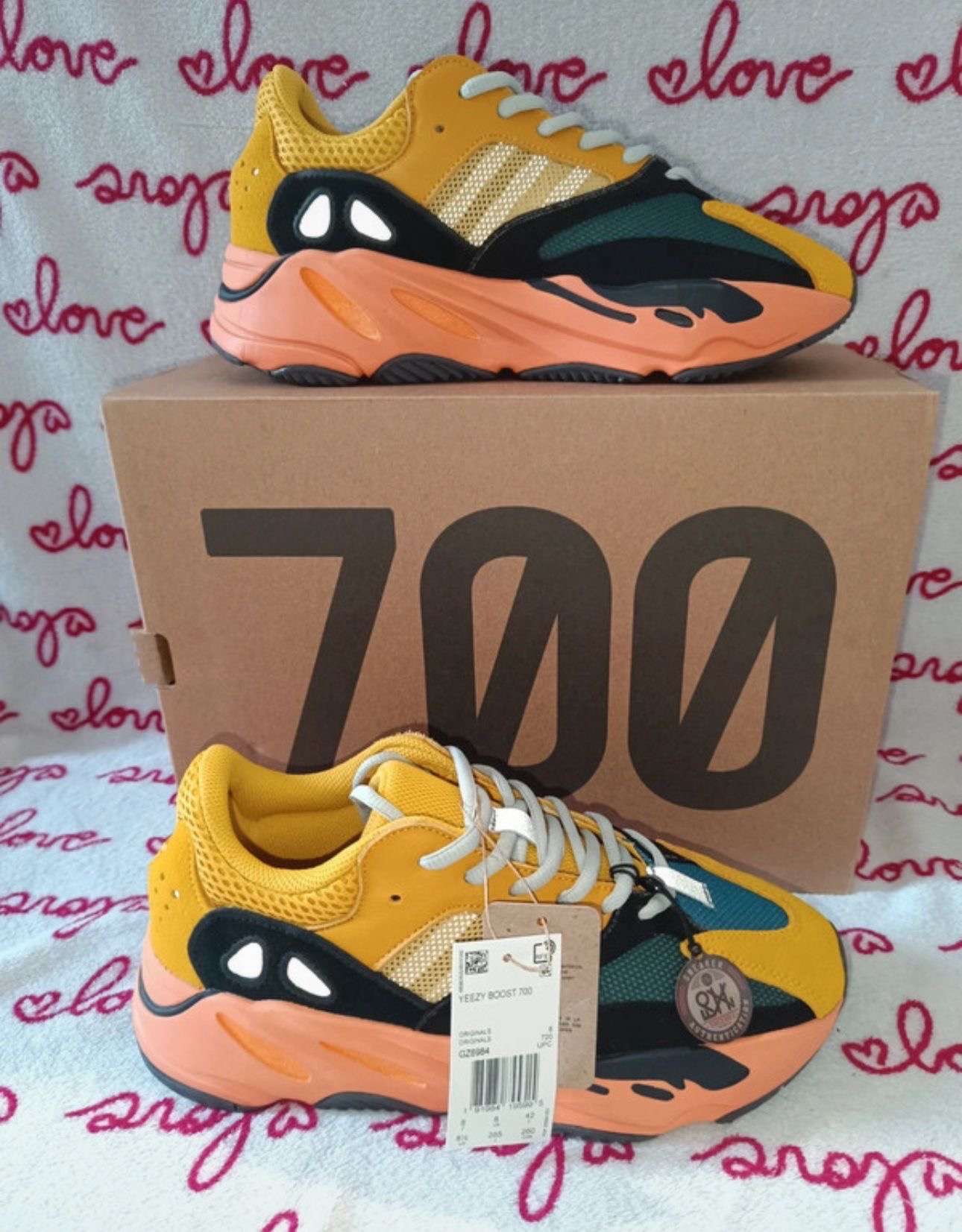 Adidas Yeezy 700