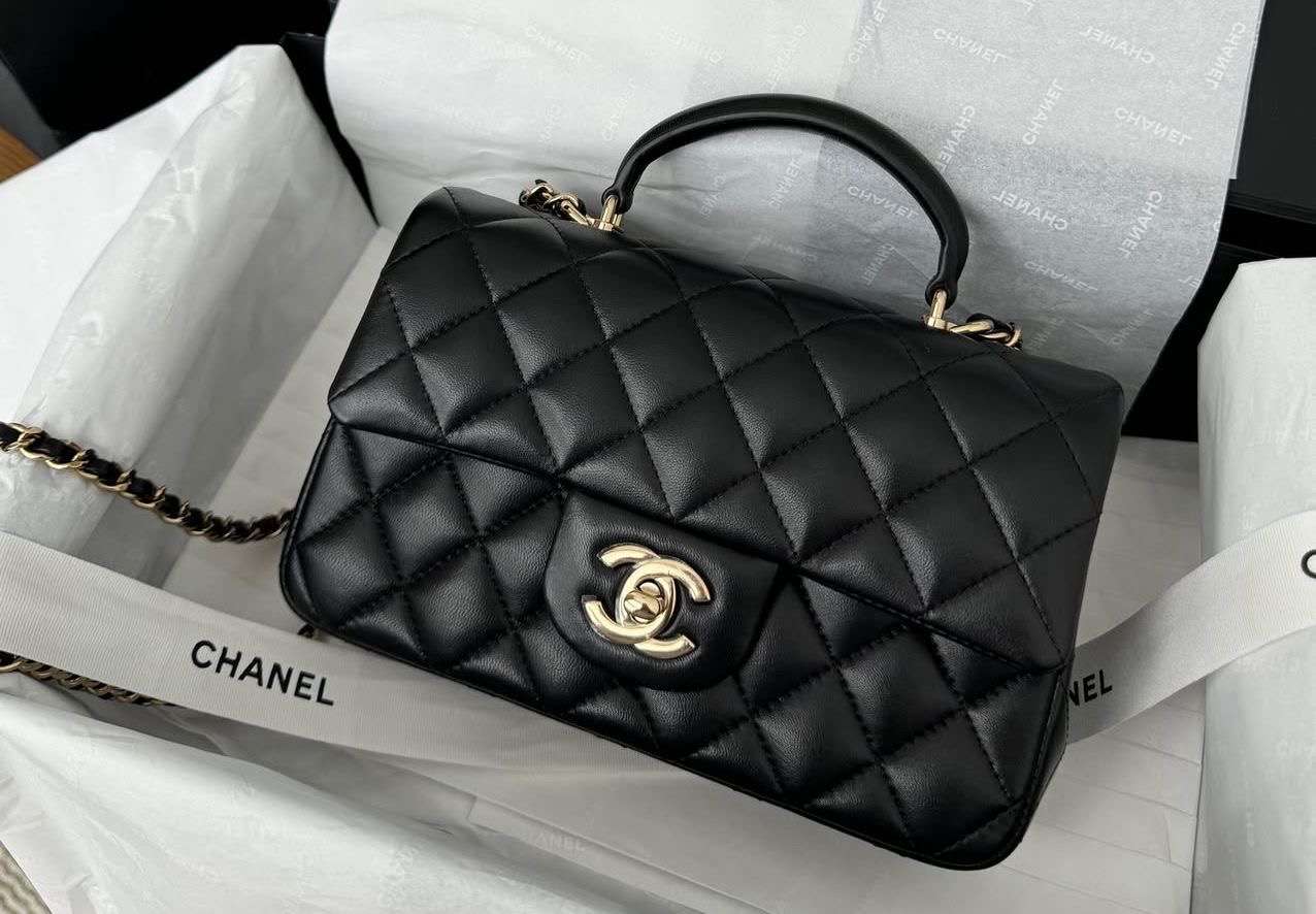 Chanel classic handle bag