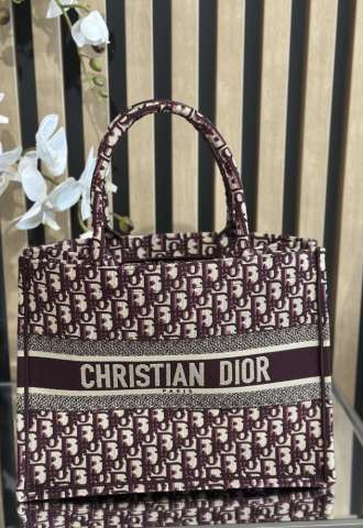 https://www.vipluxury.sk/Dior tote bag