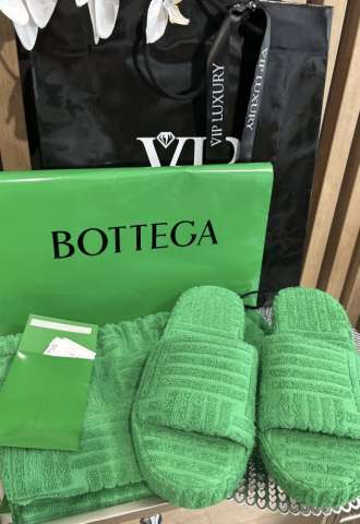 https://www.vipluxury.sk/Bottega Veneta šľapky