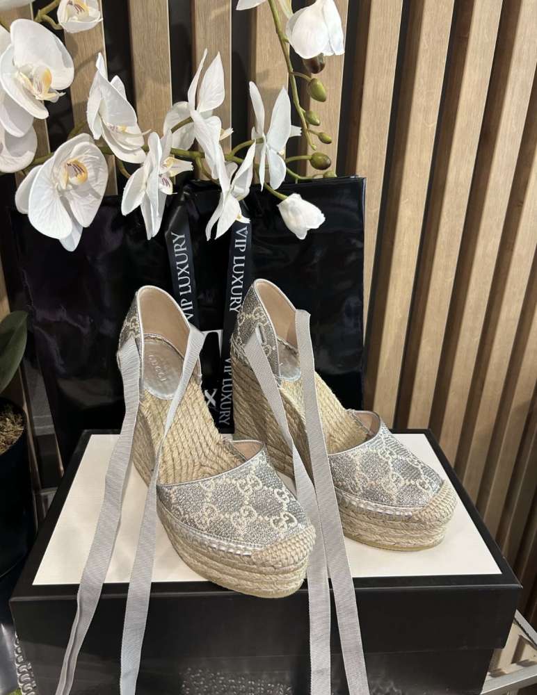 Gucci sandále