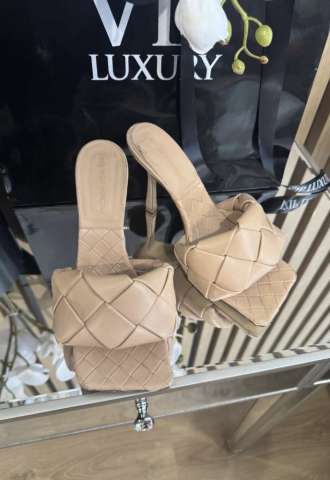 https://www.vipluxury.sk/Bottega Veneta šľapky