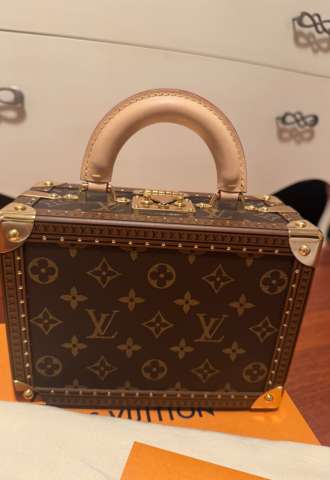 https://www.vipluxury.sk/Louis Vuitton kufrík
