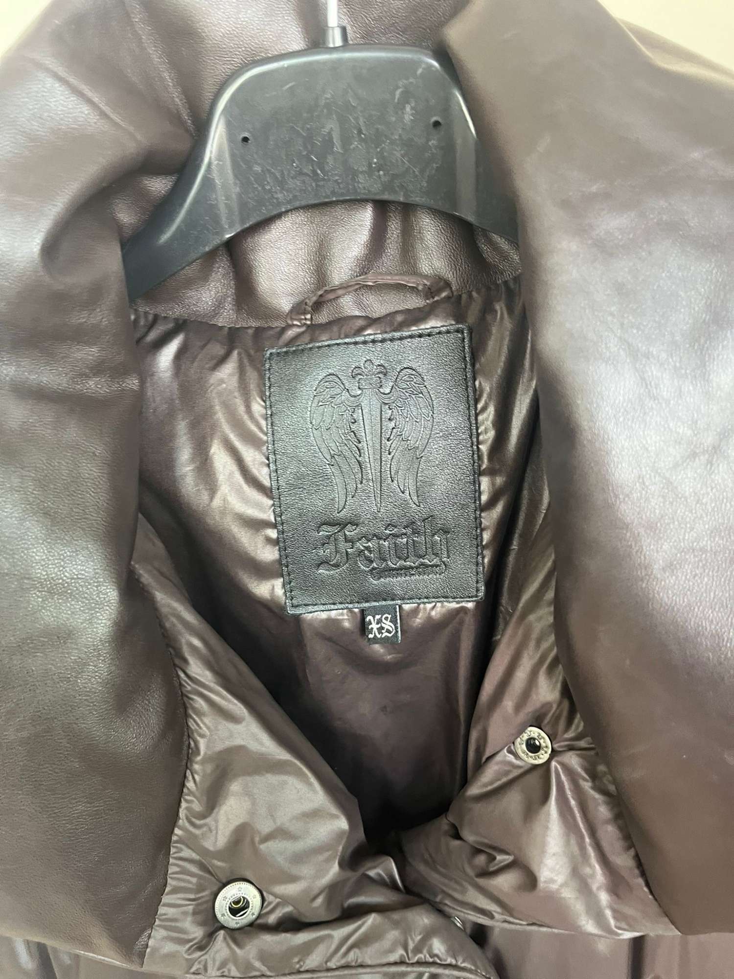 Prešilvaná vesta Faith