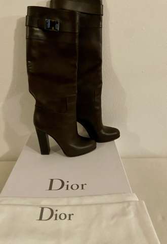https://www.vipluxury.sk/Dior - Brown Leather High